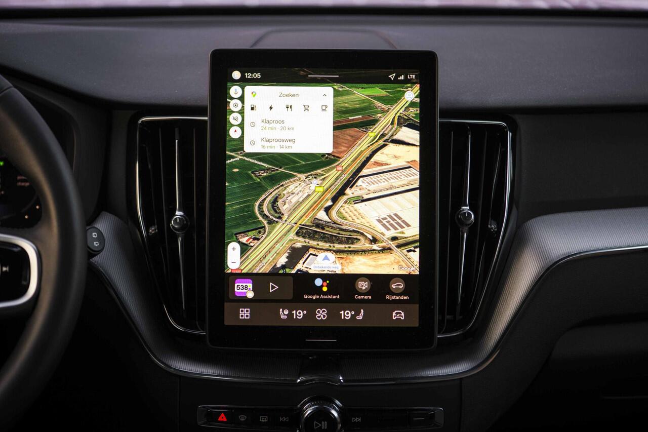 Volvo XC60 2.0 T6 Plug-in hybrid AWD Essential | Facelift | Trekhaak | Climate | Driver Assist | Getint glas | 22" | Fiscaal 66824 |