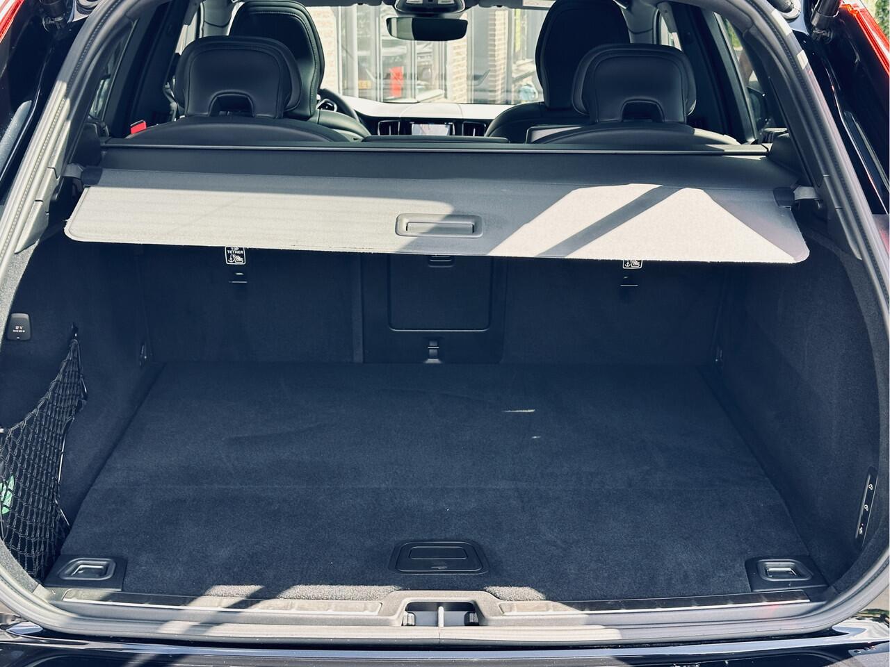 Volvo XC60 2.0 T8 Hybrid | AWD | Dark Label | Panodak | Stoelverw/ventilatie | Luchtvering | 21" | Adapt Cruise | Trekhaak | Leer | Inc. btw