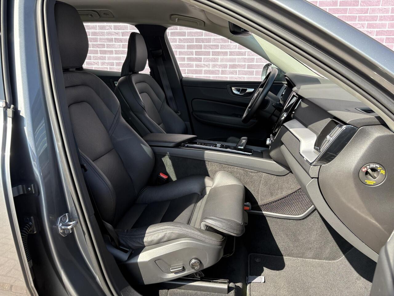 Volvo XC60 2.0 B5 Momentum Pro | Trekhaak | Memory | Standkachel | Volvo on Call | Stoel en stuurverwarming | Parkeercamera | Keyless entry/drive | Reservewiel |