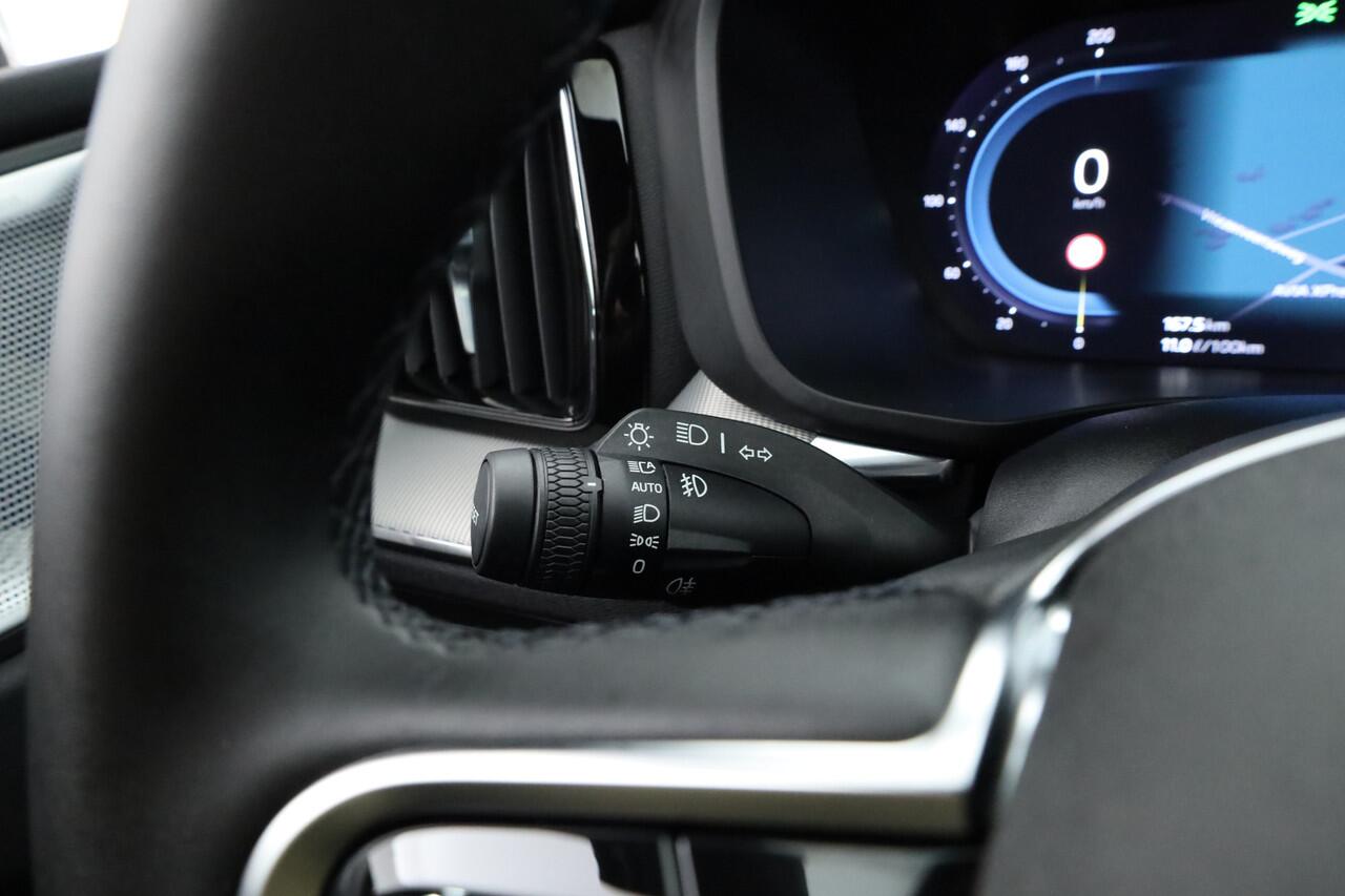 Volvo XC60 T8 Recharge Plus Black Edition | Luchtvering | Bowers & Wilkins | Pano | Memory | 360cam | Trekhaak