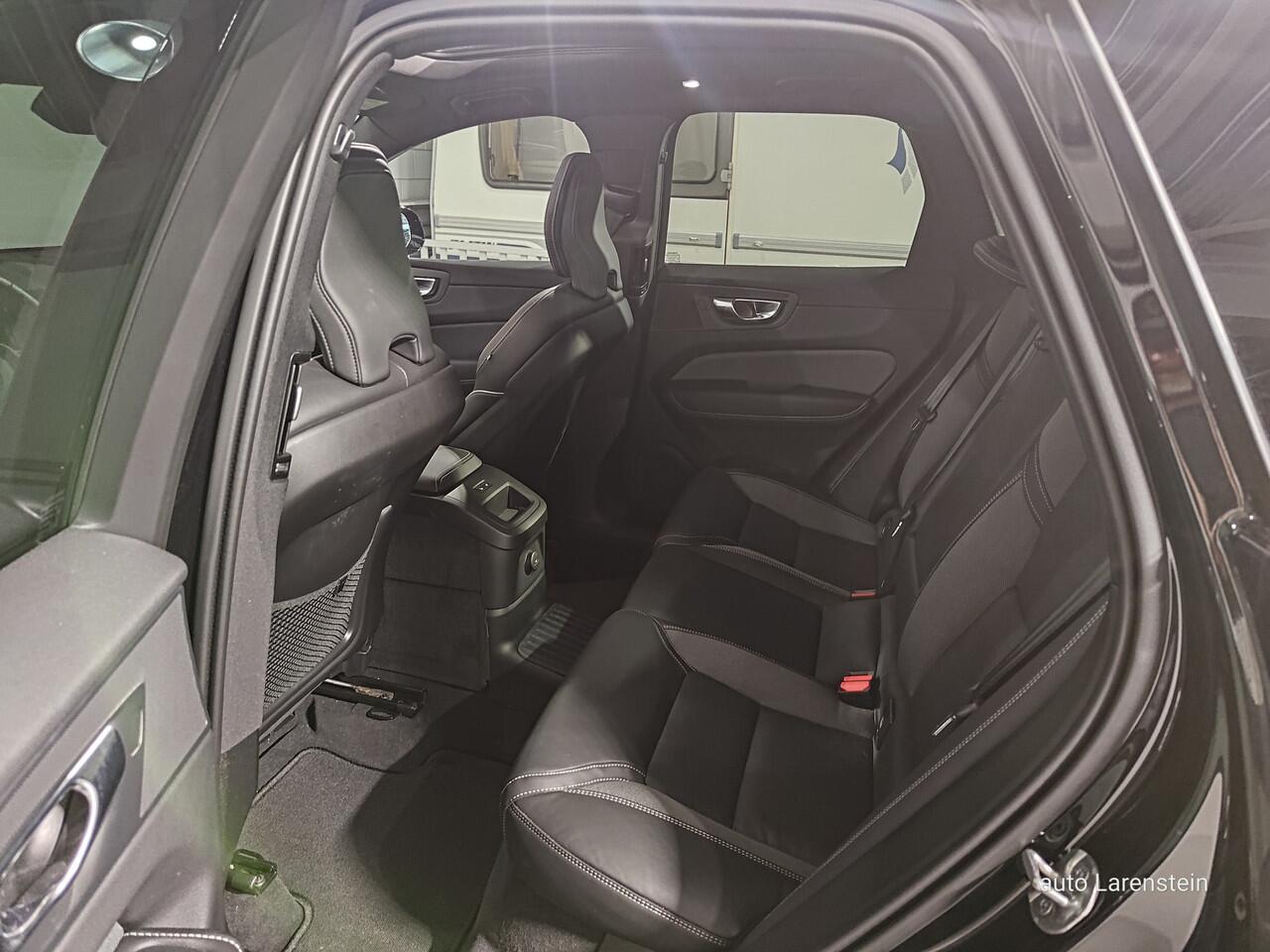 Volvo XC60 2.0 T6 350pk Plug-in hybrid AWD Ultra Black Edition Panoramadak / Head-Up / 360 / ACC / Navi / High Audio / Carplay / Winter Pack