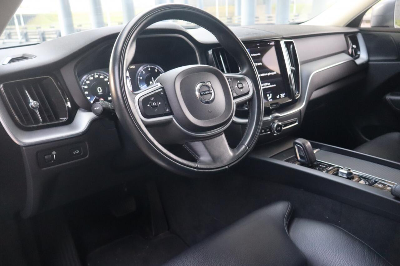 Volvo XC60 2.0 B5 | Geen import | Stoel en stuur verwarming | Harman Kardon