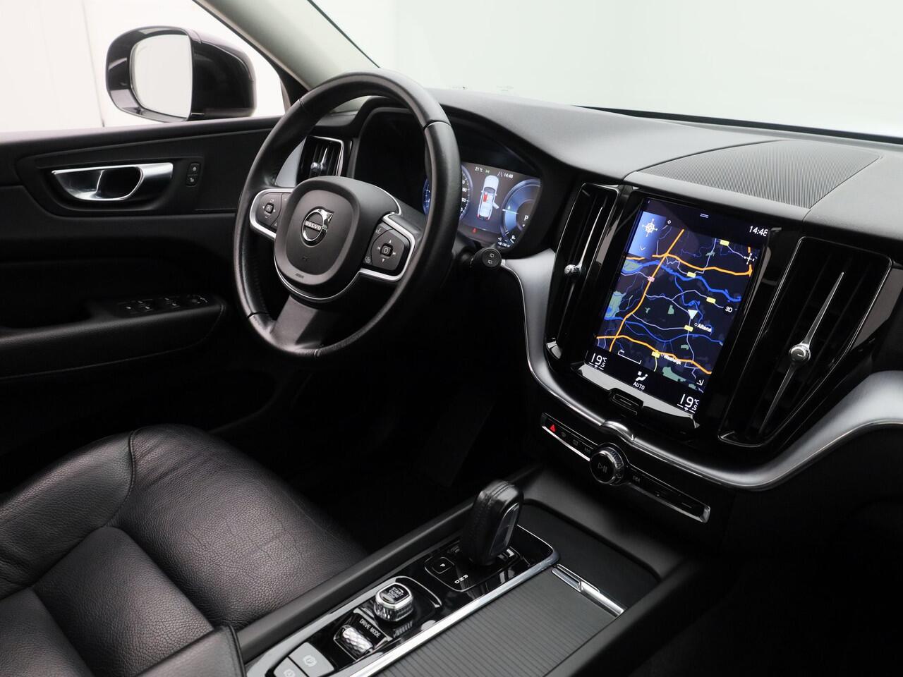 Volvo XC60 2.0 Recharge T6 AWD Business Pro | PANO | 360° | KEYLESS