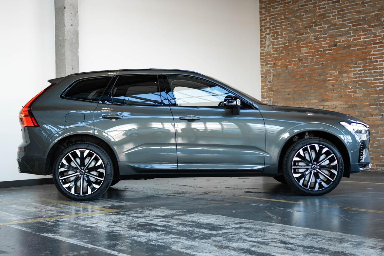 Volvo XC60 2.0 T6 Plug-in hybrid AWD Ultra Dark | Executive Line | Bowers & Wilkins | Luchtvering | Geventileerde Voorstoelen | Massagefunctie | 21" Lichtmetalen Wielen |