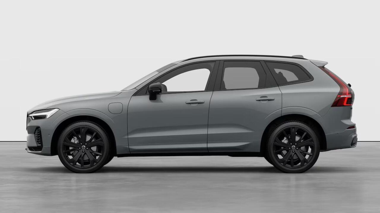 Volvo XC60 2.0 T6 Plug-in hybrid AWD Plus Black Edition | Verwacht Nov. 2025 | Luchtvering | 360º Camera | Schuif/Kantel-Panoramadak | Head-Up Display | 21" Lichtmetalen Wielen | Donkergetint Glas |