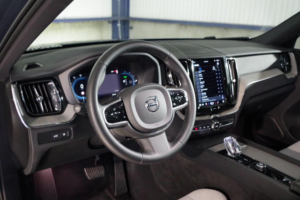 Volvo XC60 2.0 T8 Plug-in Hybrid 456 PK AWD Ultimate Bright, Long Range, Panoramadak, Wol Interieur, Trekhaak, 360 Camera,