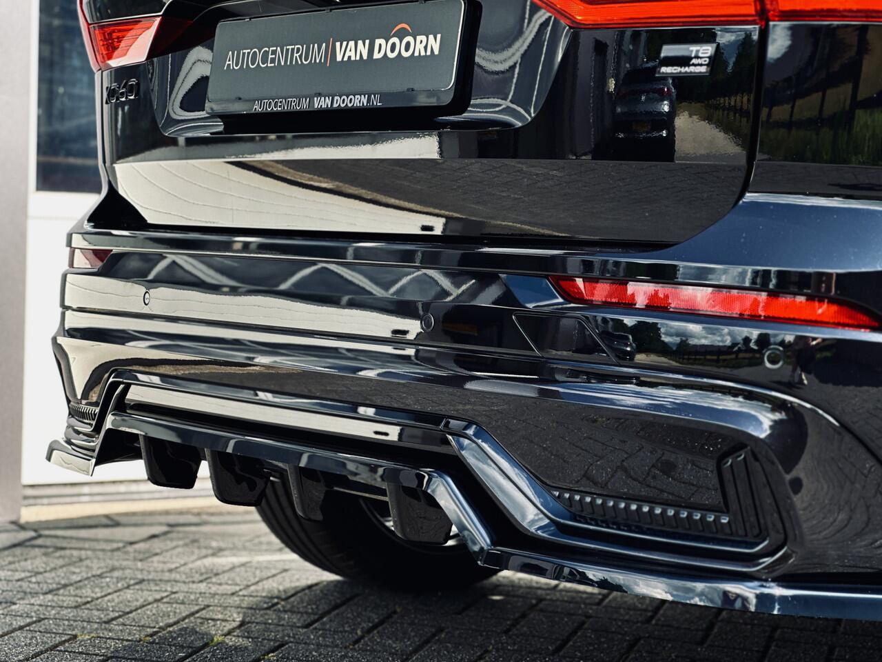 Volvo XC60 2.0 T8 Hybrid | AWD | Dark Label | Panodak | Stoelverw/ventilatie | Luchtvering | 21" | Adapt Cruise | Trekhaak | Leer | Inc. btw