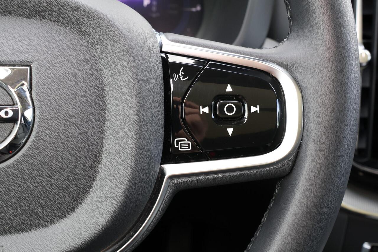 Volvo XC60 T6 Recharge AWD Plus Dark - Panorama/schuifdak - IntelliSafe Assist & Surround - 360º Camera - Harman/Kardon audio - Adaptieve LED koplampen - Verwarmde voorstoelen, stuur & achterbank - Parkeersensoren voor & achter - Elektr. bedienb. voorstoelen met geh