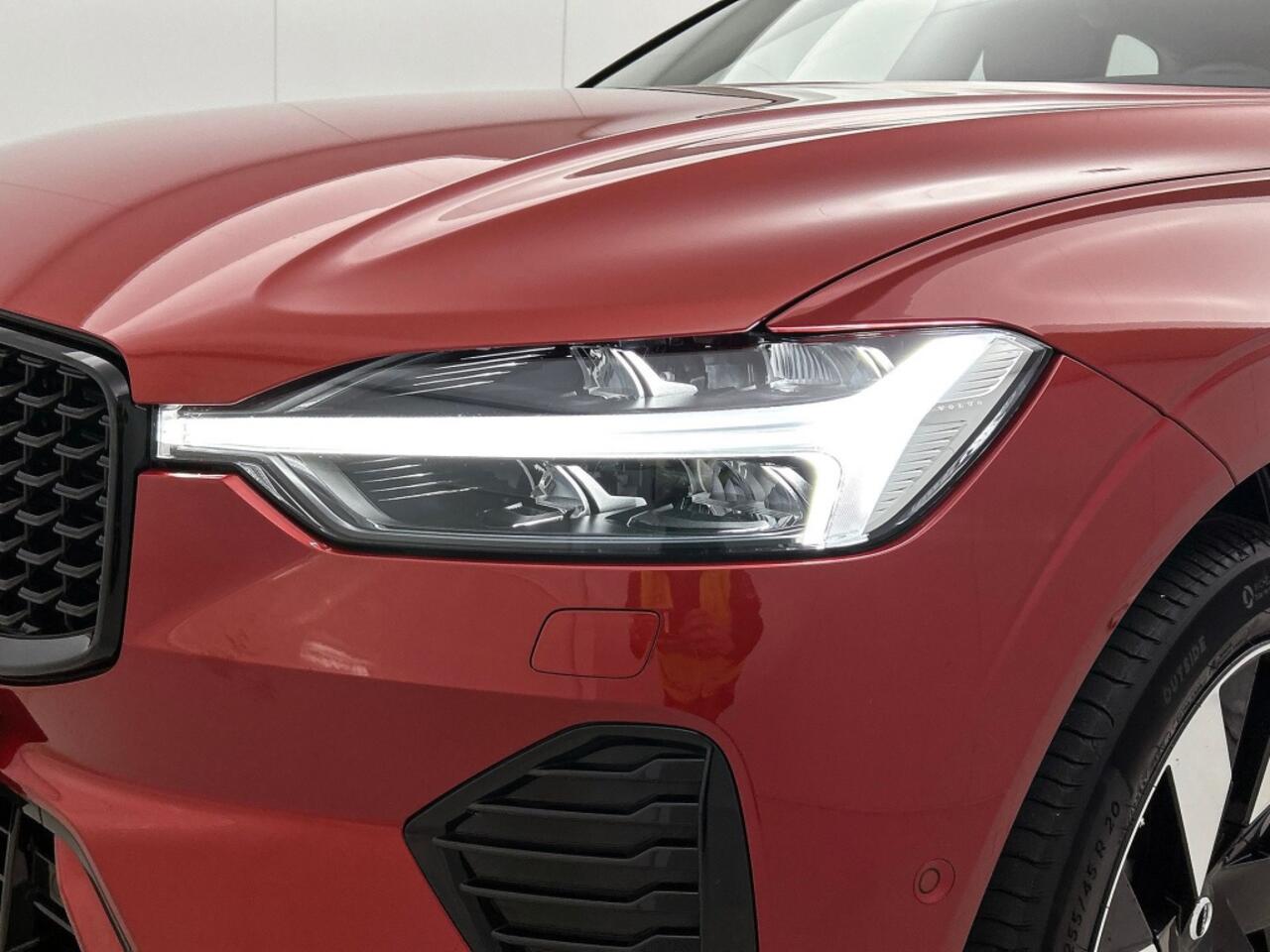 Volvo XC60 2.0 T6 Plug-in hybrid AWD Ultimate Dark | 360 camera | Adative