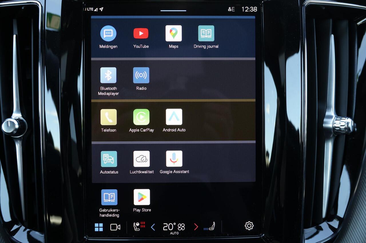 Volvo XC60 T8 Recharge AWD Ultimate Black Edition - Panorama/schuifdak - IntelliSafe Assist & Surround - 360º Camera - Adaptieve LED koplampen - Verwarmde voorstoelen, stuur & achterbank - Parkeersensoren voor & achter - Elektr. bedienb. voorstoelen met geheugen - H