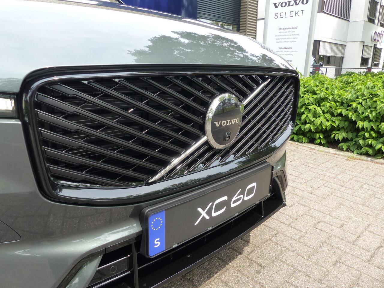 Volvo XC60 2.0 T6 Plug-in hybrid AWD Plus Dark Uit voorraad leverbaar| Schuif/kanteldak | 360 Camera | Harman Kardon audio