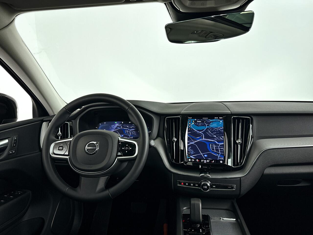 Volvo XC60 T6 Plug-in hybrid AWD Plus Dark | Panoramadak | 360º camera | Stoel- en Stuurverwarming | Trekhaak