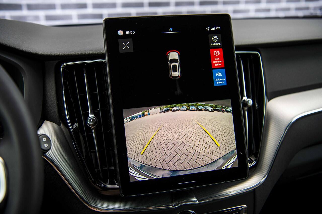 Volvo XC60 2.0 T6 Plug-in hybrid AWD Essential | Climate | Adaptive Cruise controle | Blis | Stoel + stuur verwarming | All season banden | Park Assist | Getint Glas |