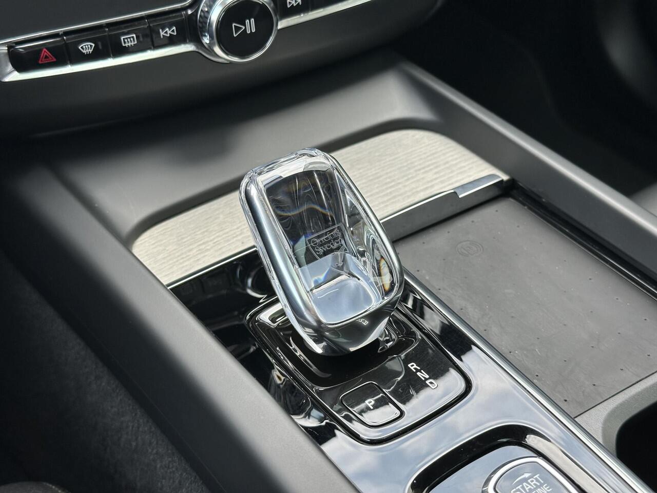 Volvo XC60 2.0 T6 Plug-in hybrid AWD Inscription Exclusive | Head-Up/Pano-Dak/Leder/H&K/Winterpakket/20"