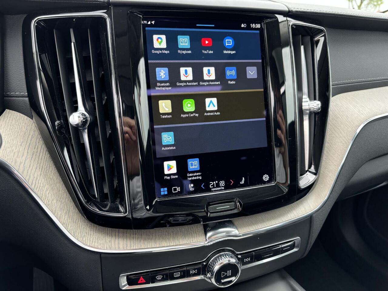 Volvo XC60 T6 Long Range Plug-in hybrid AWD Inscription | Memorystoelen | Schuif-/kanteldak| Park Camera | Keyless Entry