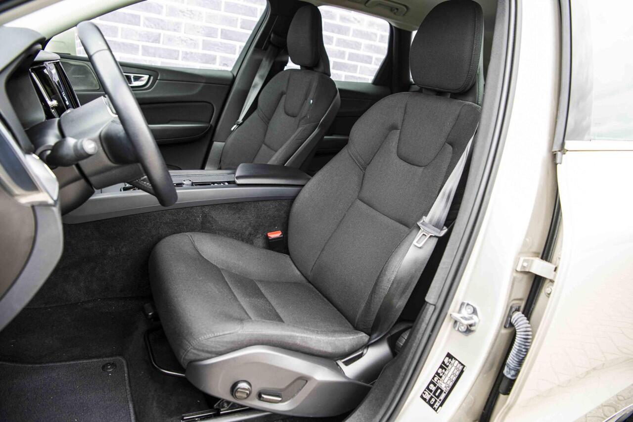 Volvo XC60 B4 Automaat Business Pro | Adaptive Cruise | Trekhaak | 360º Camera | Harman Kardon audio | 20" LM velgen | Full-LED