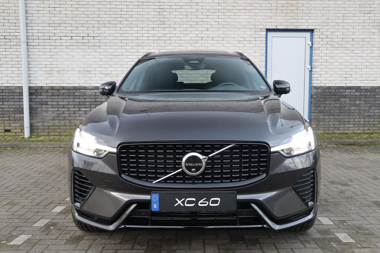 Volvo XC60 2.0 T6 Plug-in hybrid AWD Plus Dark | Schuif / kanteldak | 360 camera | Harman Kardon | Elektrisch verstelbare stoelen met geheugen |