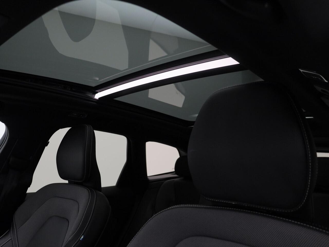 Volvo XC60 2.0 Recharge T6 AWD R-Design | PANO | 360° | HUD | H&K | ADAPTIVE | MEMORY | STOEL- EN STUURVERW.