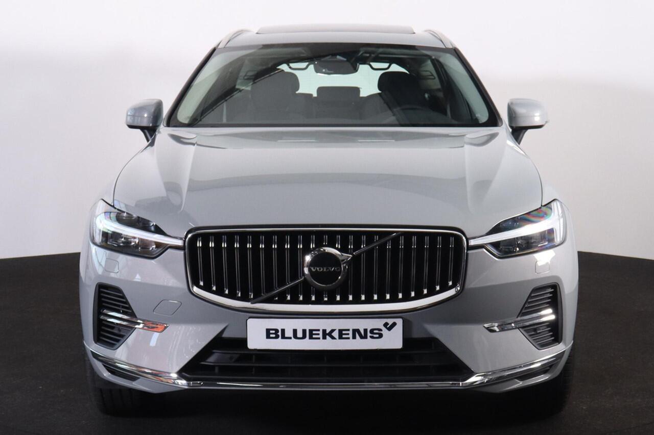 Volvo XC60 T6 Recharge AWD Core Bright - Panorama/schuifdak - IntelliSafe Assist & Surround - Adaptieve LED koplampen - Parkeercamera achter - Verwarmde voorstoelen, stuur & achterbank - Parkeersensoren voor & achter - Draadloze tel. lader - Elektr. inklapbare trek
