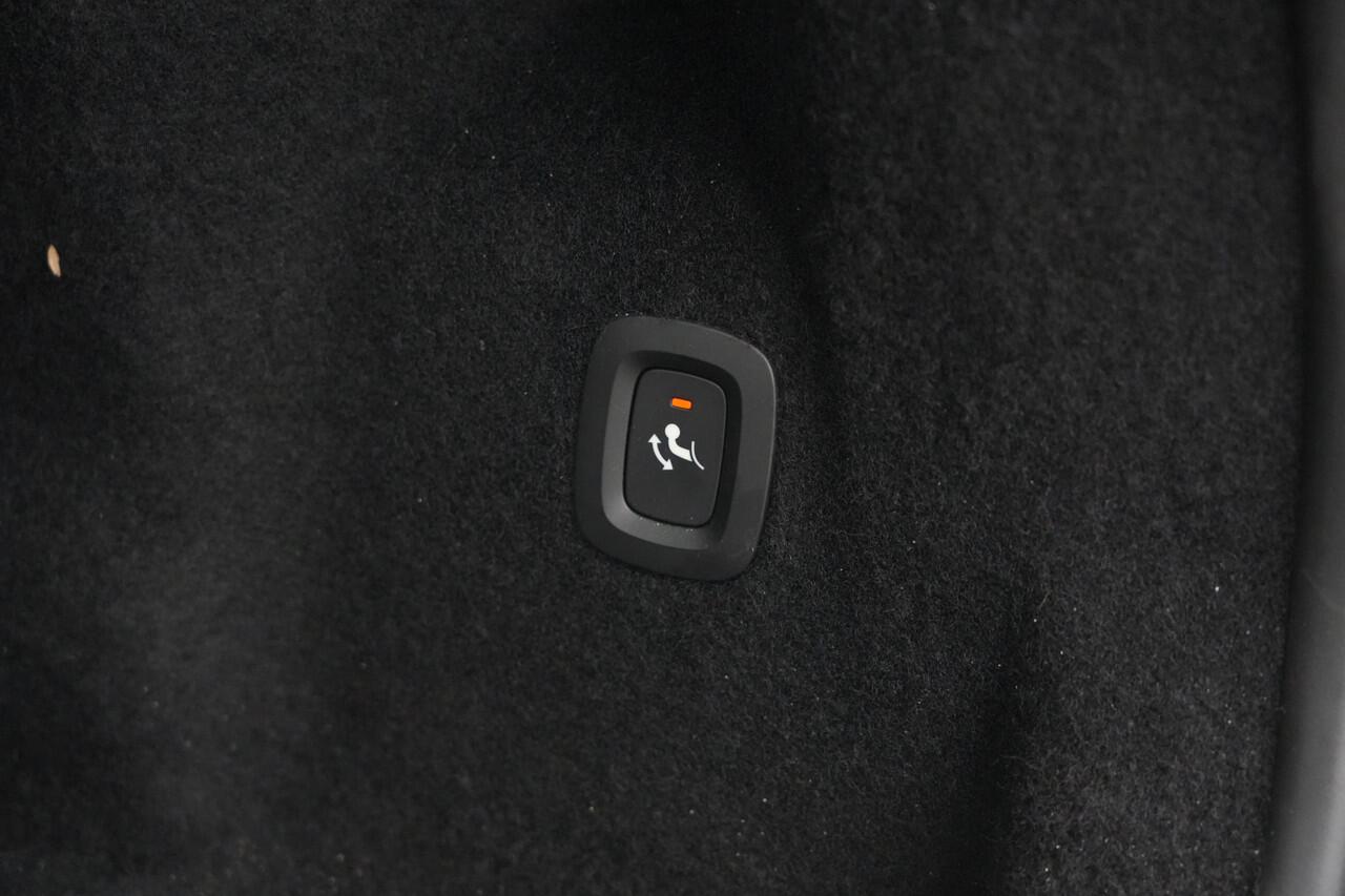 Volvo XC60 2.0 T8 Recharge AWD R-Design 392pk Panoramadak/Stoelverwarming/360Camera