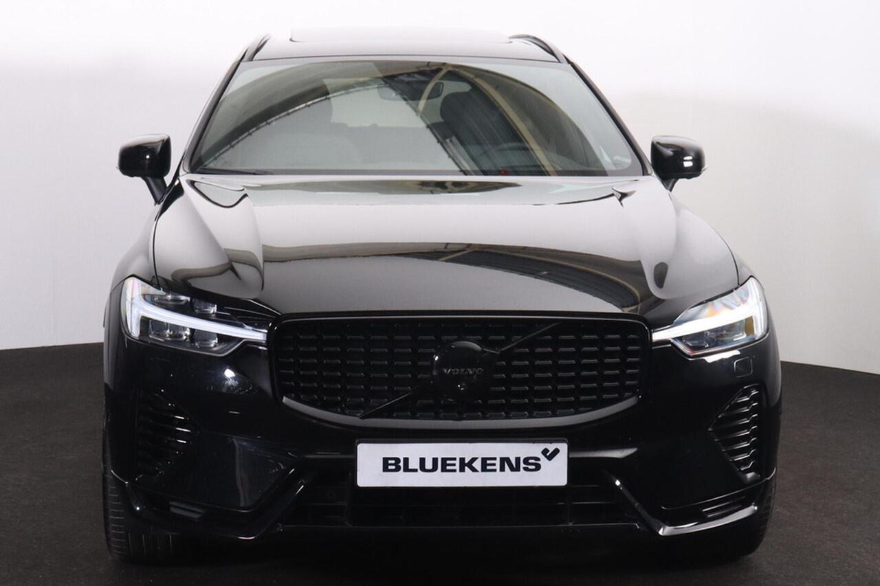 Volvo XC60 T8 Recharge AWD Ultra Black Edition - Luchtvering - Panorama/schuifdak - IntelliSafe Assist & Surround - 360º Camera - Harman/Kardon audio - Adaptieve LED koplampen - Verwarmde voorstoelen, stuur & achterbank - Parkeersensoren voor & achter - Elektr. bedi