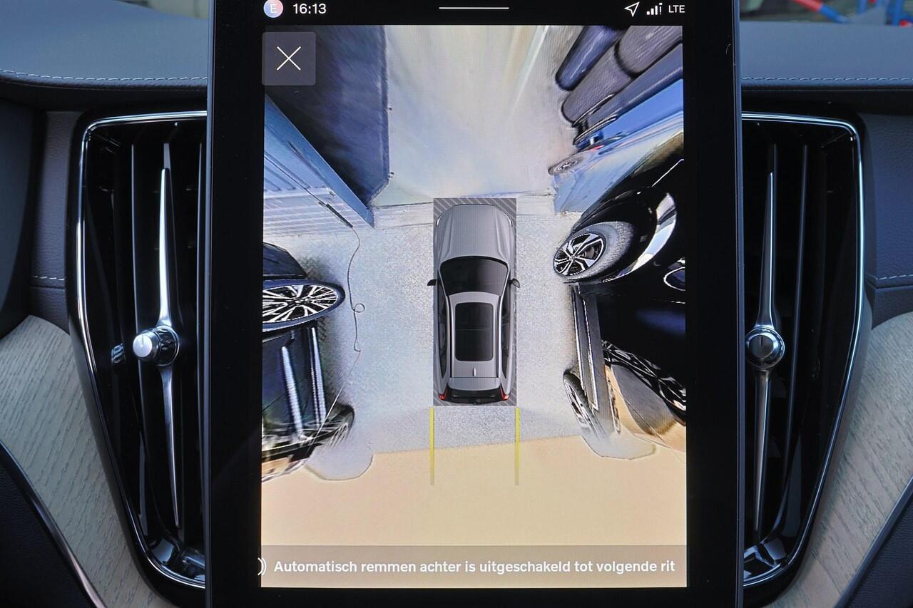Volvo XC60 T8 Recharge AWD Ultra Dark - Panorama/schuifdak - IntelliSafe Assist & Surround - 360º Camera - Harman/Kardon audio - Adaptieve LED koplampen - Verwarmde voorstoelen, stuur & achterbank - Parkeersensoren voor & achter - Elektr. bedienb. voorstoelen met ge