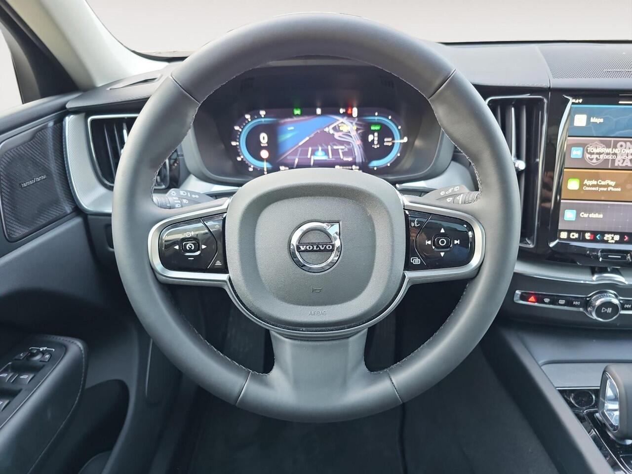 Volvo XC60 2.0 T6 Plug-in hybrid AWD Ultimate Dark | Head-up Display | Stoelverwarming | 360 graden camera | Harman/Kardon Audio |