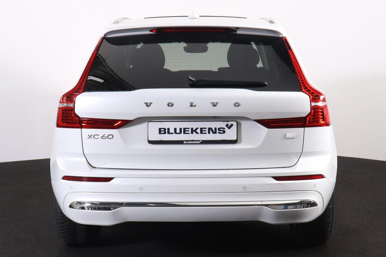 Volvo XC60 T6 Recharge AWD Core Bright - Panorama/schuifdak - IntelliSafe Assist - Adaptieve LED koplampen - Parkeercamera achter - Verwarmde voorstoelen, stuur & achterbank - Parkeersensoren voor & achter - Draadloze tel. lader - Standkachel - Extra getint glas - E