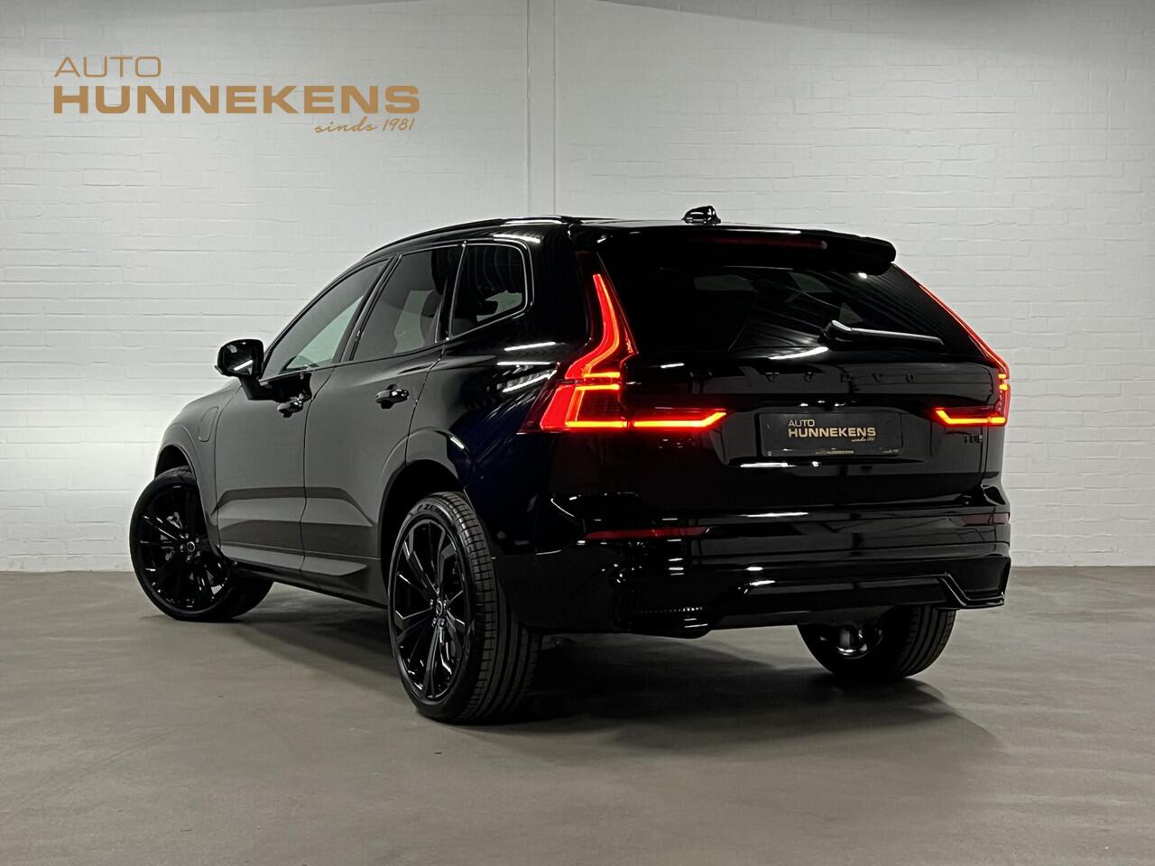 Volvo XC60 T8 Plug-in AWD Black Edition Open dak | Adapt. cruise control | Harman Kardon | 360° Camera | Head-up | Pilot assist | *455PK*