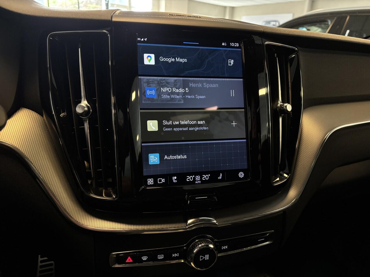 Volvo XC60 T6 AWD Plus Dark Black Edition - Long Range - Pandak / Head Up / H-K / R-Design int / Google / Dab+ / Adaptive - Pilot ass / Stuur- en Stoelverw - Elek Trekhaak -