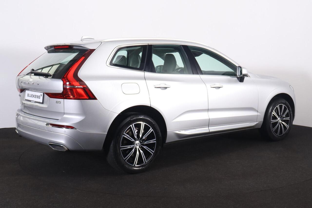Volvo XC60 B5 Inscription - IntelliSafe Assist & Surround - Parkeercamera achter - Verwarmde voorstoelen & stuur - Parkeersensoren voor & achter - Elektr. bedienb. bestuurdersstoel met geheugen - High Performance audio - 19' LMV