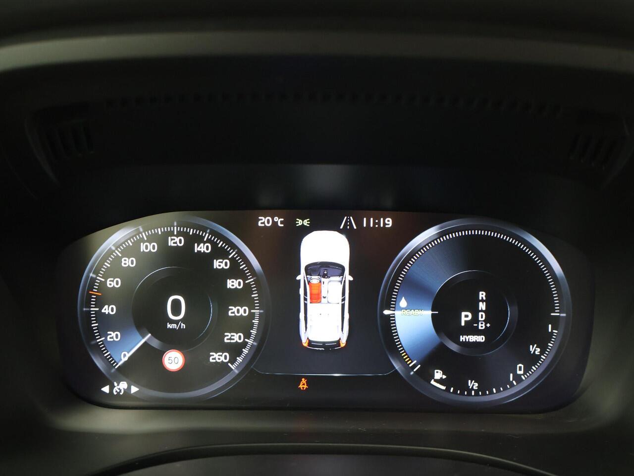 Volvo XC60 2.0 Recharge T6 AWD R-Design | SoH 100% | Schuif- kanteldak | Wegklapbare trekhaak | Harman Kardon HiFi | Lederen interieur | Keyless entry |