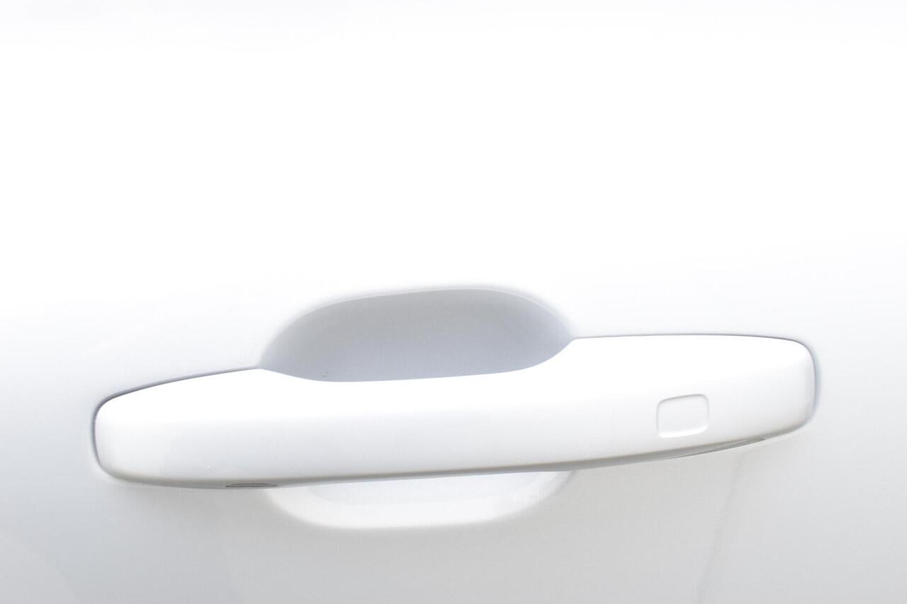 Volvo XC60 T6 350PK Automaat Plug-in Hybrid AWD Ultra Dark / Navigatie / Adaptieve Cruisecontrol / Head Up-Display / Panorama dak / Leder / Elektrische stoelen / 360 Camera / Trekhaak /