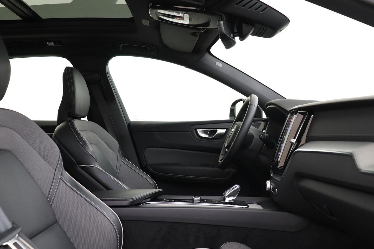 Volvo XC60 T6 PLUG-IN HYBRID AWD ULTRA DARK -PANO.DAK|HEAD-UP DISP.|HARMAN/KADON|LUCHTVERING|CAMERA|22"|SPORTSTOELEN