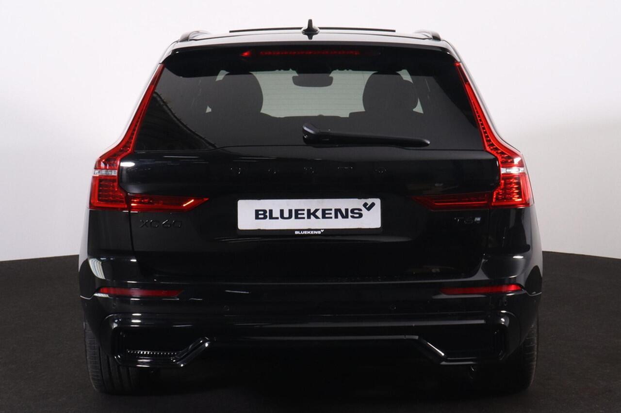 Volvo XC60 T6 Recharge AWD Plus Black Edition - Luchtvering - Panorama/schuifdak - IntelliSafe Assist & Surround - 360º Camera - Bowers & Wilkins audio - Adaptieve LED koplampen - Verwarmde voorstoelen, stuur & achterbank - Parkeersensoren voor & achter - Elektr. be