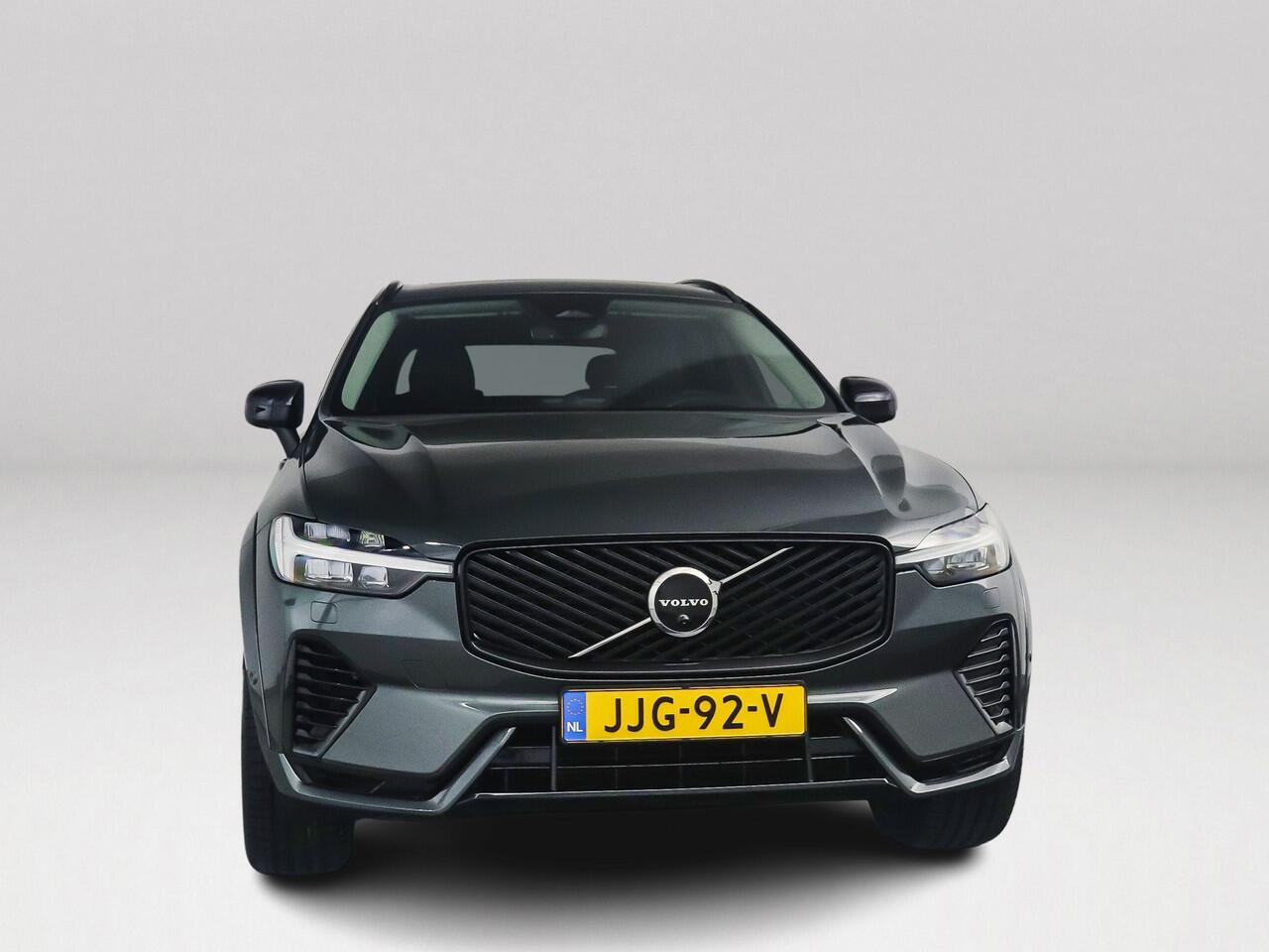 Volvo XC60 T6 Plug-in hybrid AWD Ultra Dark | Panoramadak | 360° camera | Bowers & Wilkins | Luchtvering | Head-up Display | Stoelventilatie & Verwarming | Stuurverwarming | Trekhaak