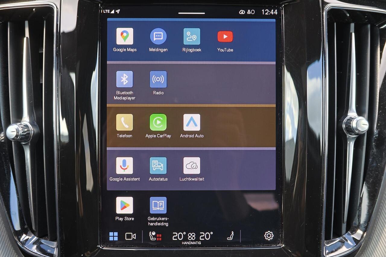 Volvo XC60 T8 Recharge AWD Ultra Black Edition - Luchtvering - B&W Audio - Panorama/schuifdak - IntelliSafe Assist & Surround - 360º Camera - Adaptieve LED koplampen - Verwarmde voorstoelen, stuur & achterbank - Parkeersensoren voor & achter - Elektr. bedienb. voors