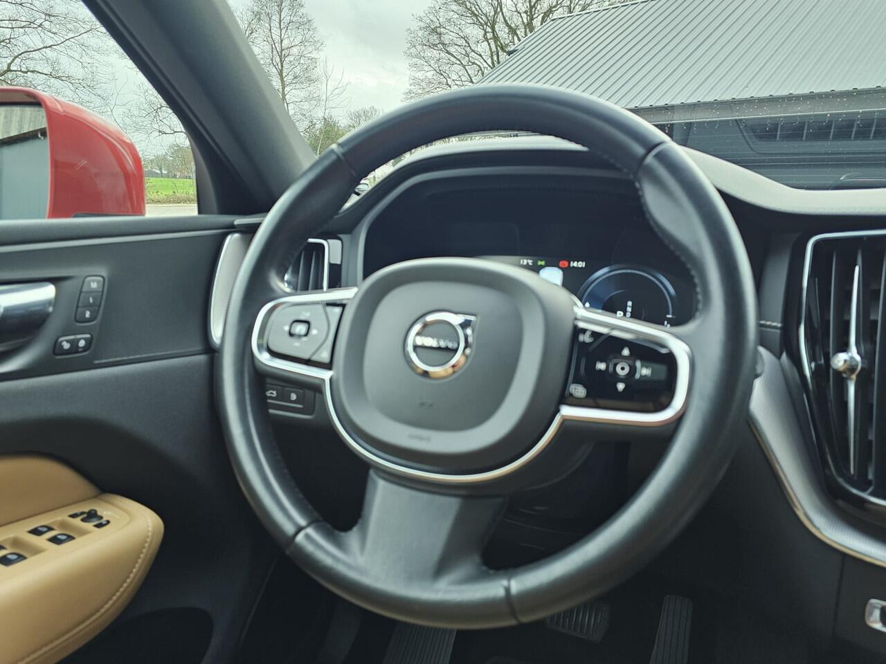 Volvo XC60 2.0 T8 AWD Polestar Engineered PHEV | Intellisafe | Pano | Trekhaak | Standverwarming | Leder | Stoelverwarming | Elek. stoelen + mermory | Vol |