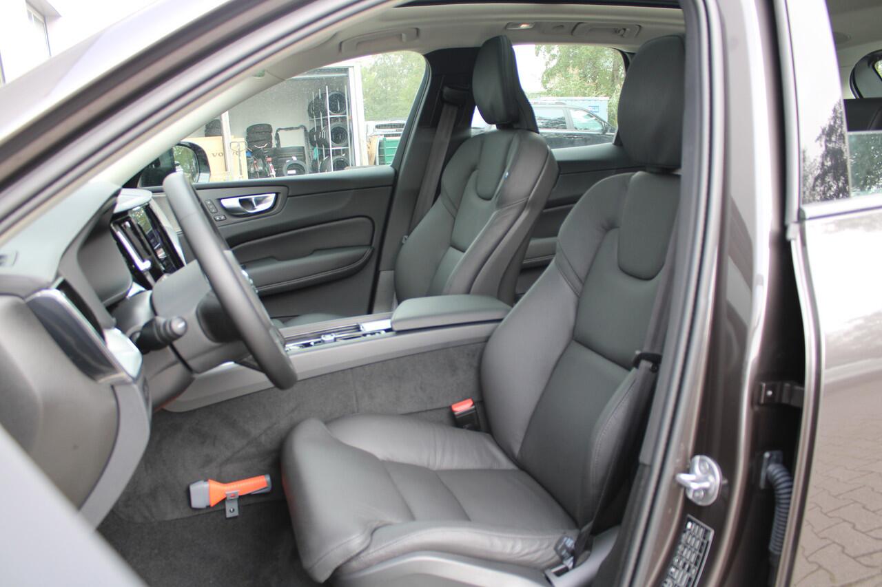 Volvo XC60 T6 Plug-in hybrid AWD Ultra Dark