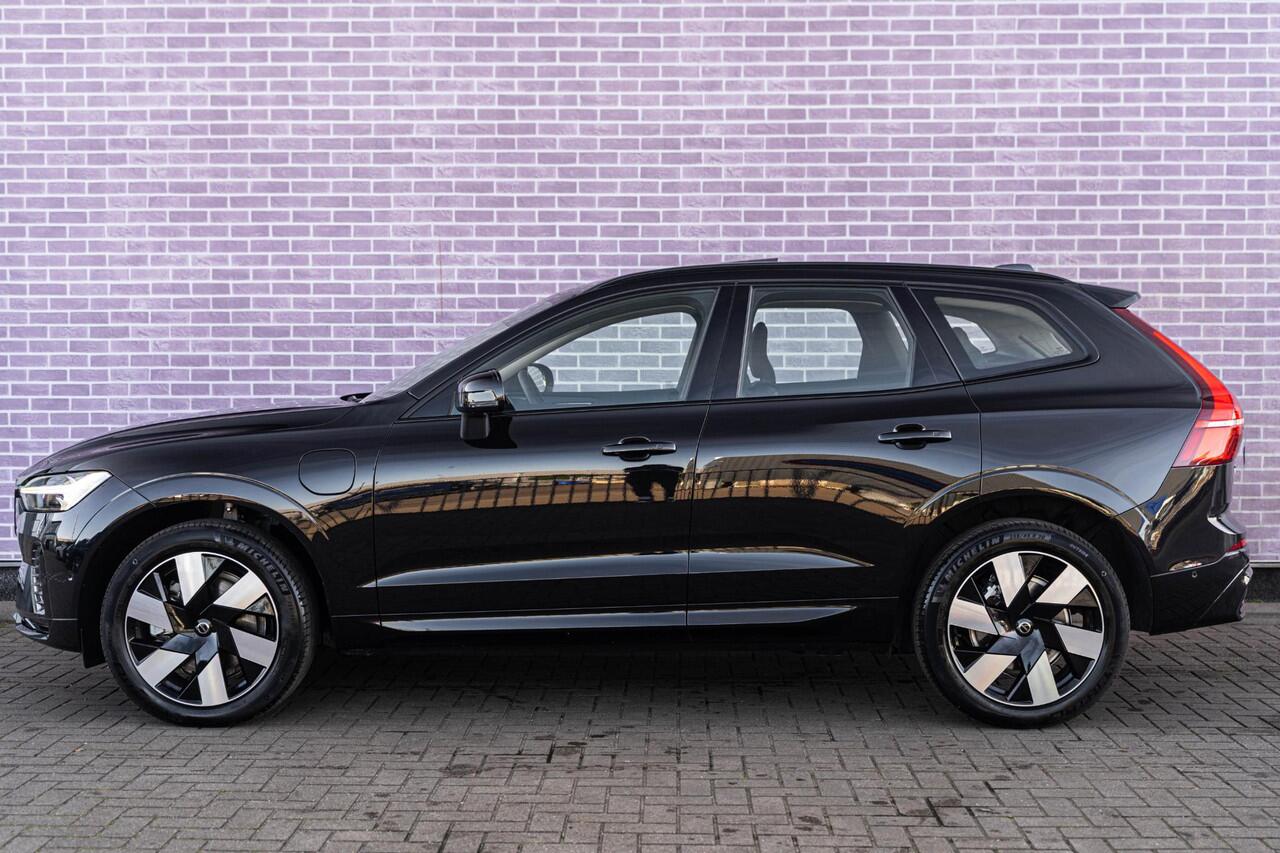 Volvo XC60 2.0 T6 Plug-in hybrid AWD Ultra Dark | Trekhaak | Harman Kardon Audio | Schuif- / Kanteldak | Stoel- / Stuurverwarming Voor + Achter | 360 Camera | Adaptive Cruise | Long Range | Google | Carplay | Dodehoekdetectie