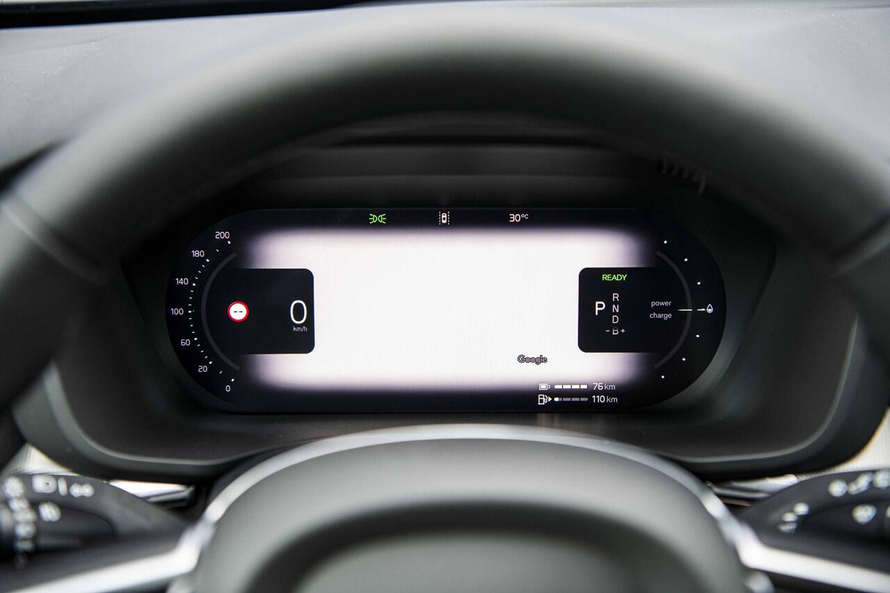 Volvo XC60 2.0 T6 Plug-in hybrid AWD Essential | Climate | Adaptive Cruise controle | Blis | Stoel + stuur verwarming | All season banden | Park Assist | Getint Glas |