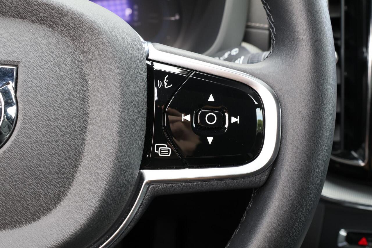 Volvo XC60 T8 Recharge AWD Ultra Black Edition - Luchtvering - Panorama/schuifdak - Massage&Ventilatie stoelen - IntelliSafe Assist & Surround - 360º Camera - Bowers & Wilkins audio - Nappa leder - Adaptieve LED koplampen - Verwarmde voorstoelen & stuur - Parkeersen