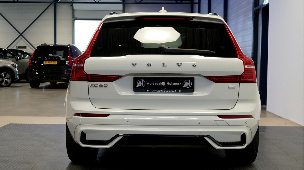 Volvo XC60 2.0 T6 AWD 293kW/399pk Aut8 Plug-in Hybrid Long Range R-Design LUCHTVERING + PANORAMADAK + HARMAN/KARDON + ADAPT.CRUISE + PILOT ASSIST + STOELVERWARMING V&A + 360 CAMERA + LANE ASSIST + BLIS + GOOGLE NAVI + PD-GLASS + PARKSENSOREN V&A + 22" LM-VELGEN!!