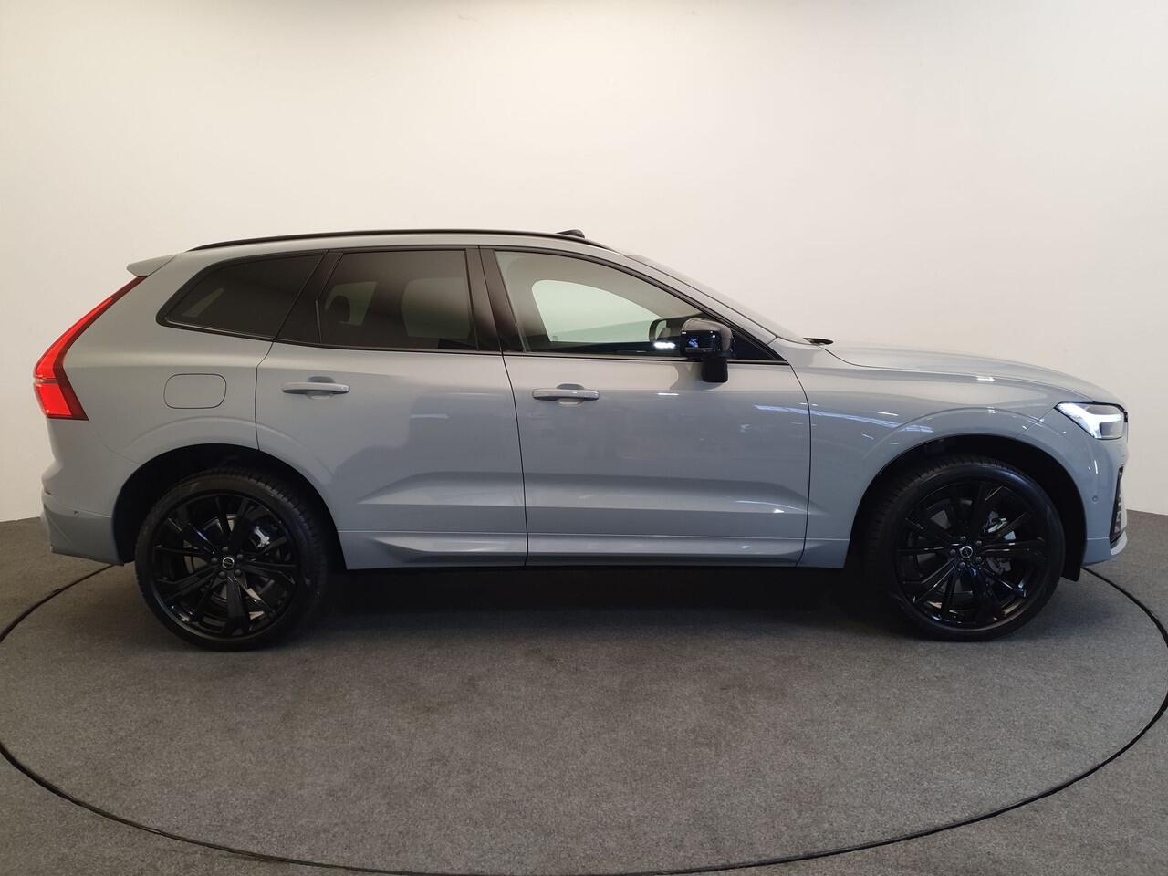 Volvo XC60 2.0 T6 Plug-in hybrid AWD Ultra Black Edition ¤79.192,- nieuw, Wegklapbare trekhaak, Panoramadak, Harman/Kardon