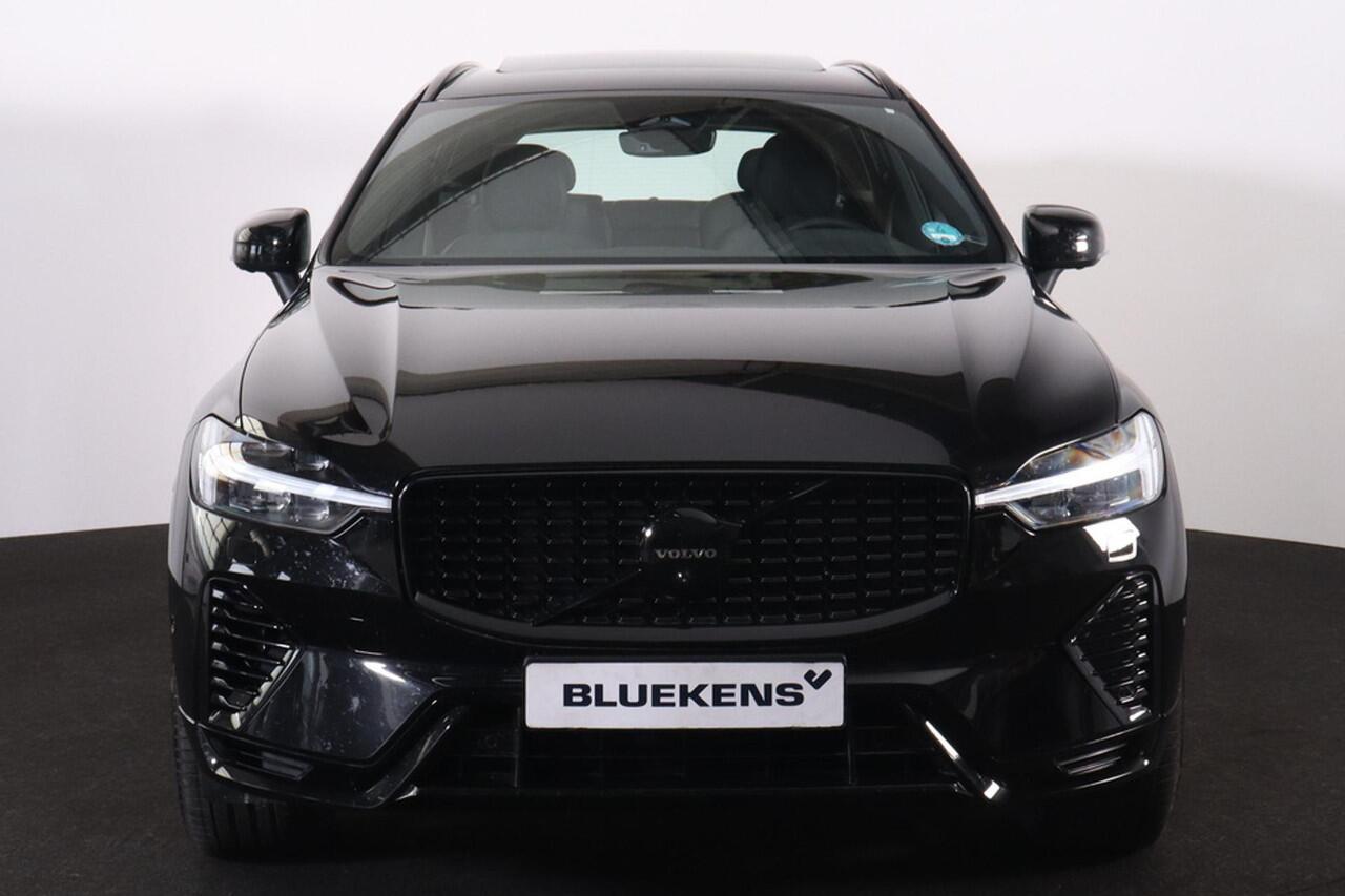 Volvo XC60 T6 Recharge AWD Plus Dark - Panorama/schuifdak - IntelliSafe Assist & Surround - 360º Camera - Harman/Kardon audio - Adaptieve LED koplampen - Verwarmde voorstoelen, stuur & achterbank - Parkeersensoren voor & achter - Elektr. bedienb. voorstoelen met geh