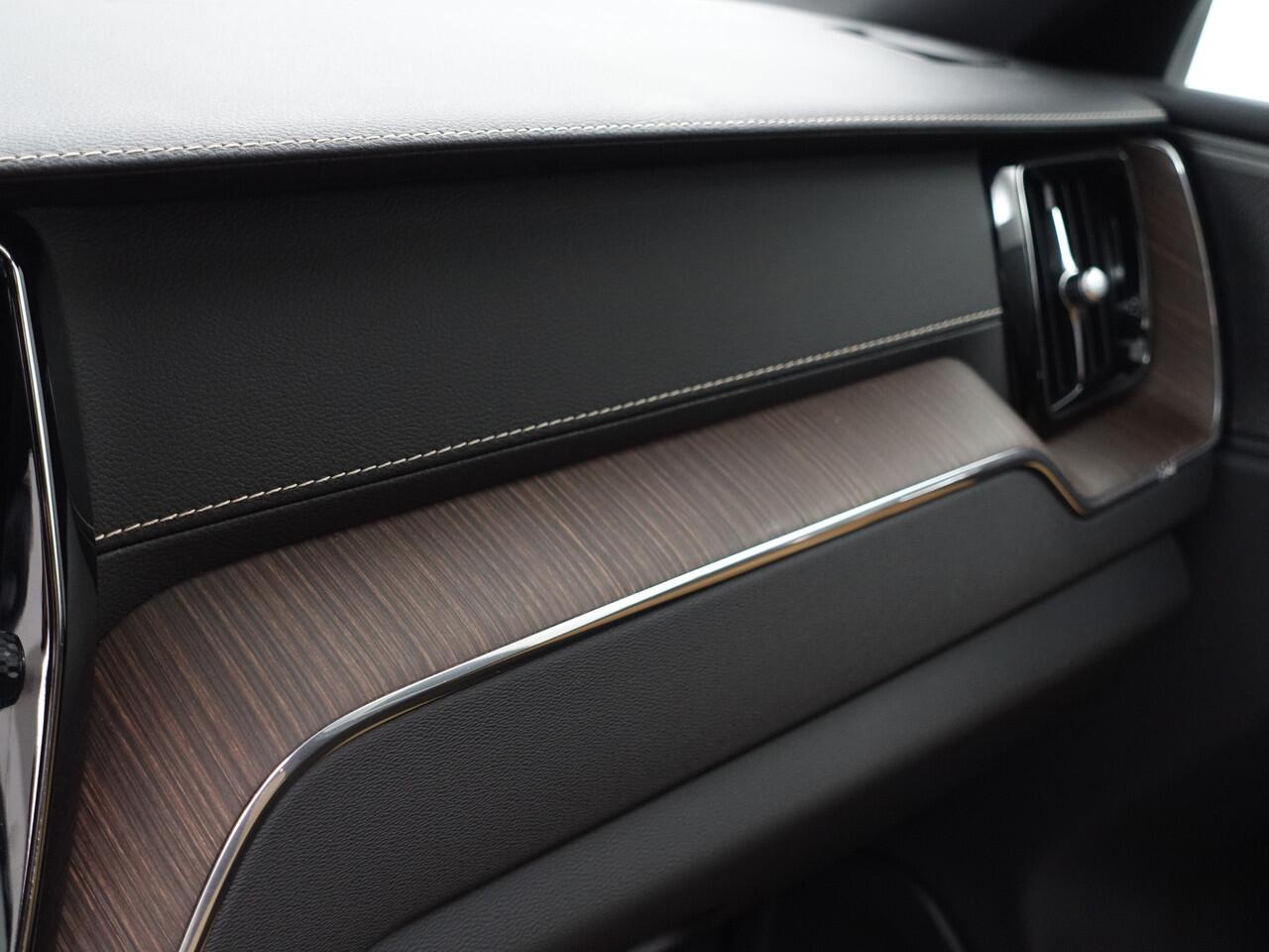 Volvo XC60 2.0 T6 Plug-in hybrid AWD Inscription- Panoramadak, Elek Trekhaak, Stuur/Stoelverwarming, Stoelventilatie, Harman Kardon