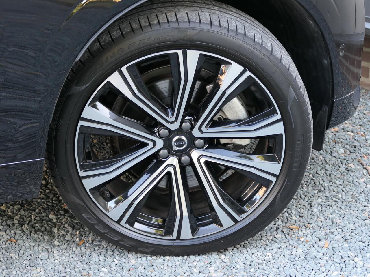 Volvo XC60 2.0 T8 Plug-in hybrid AWD Plus Dark 12 MND garantie / Panoramadak / Harman/Kardon /