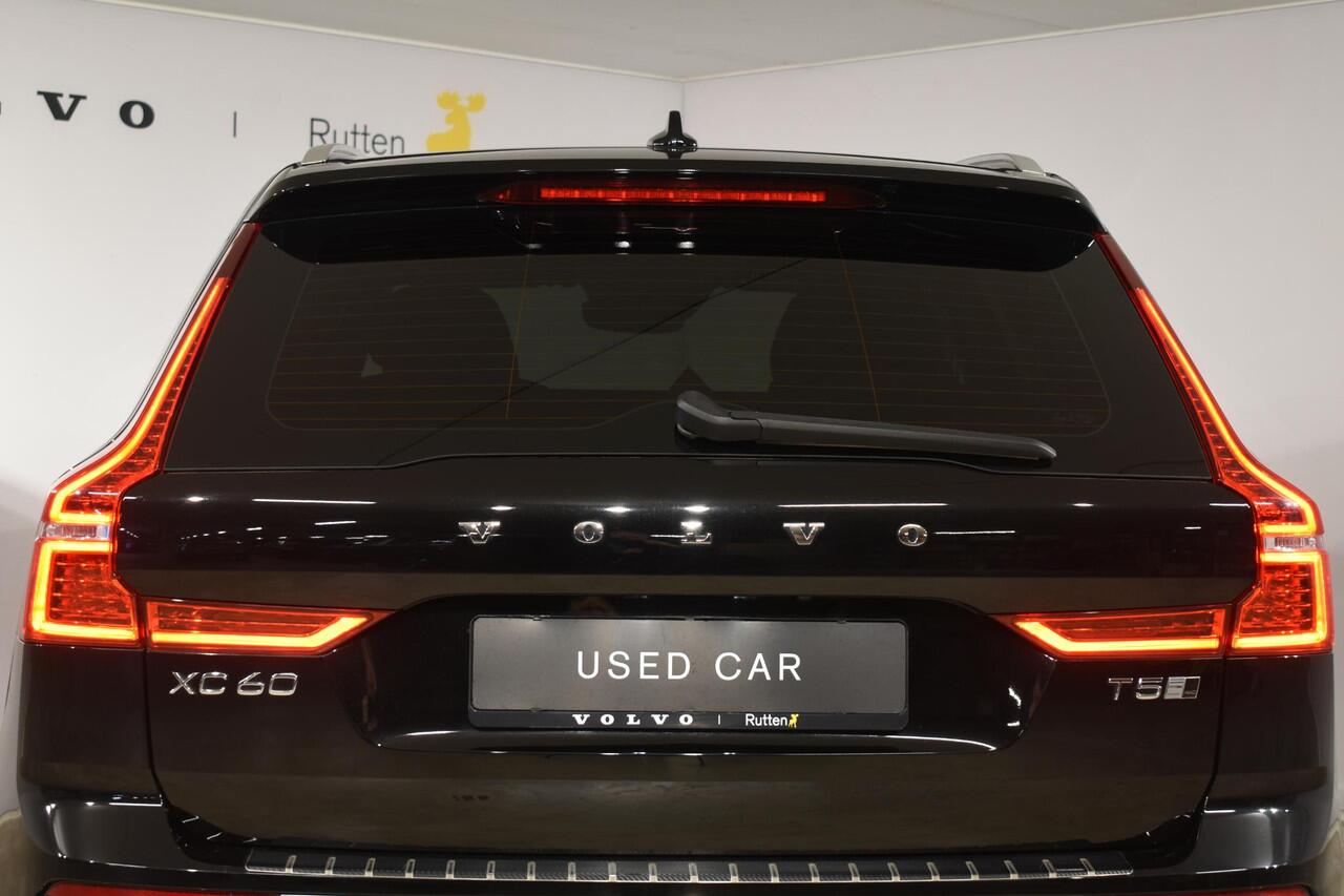 Volvo XC60 T5 250PK Automaat AWD Inscription / Navigatie / Cruise Control / Panorama Dak / Leder / LM Velgen /
