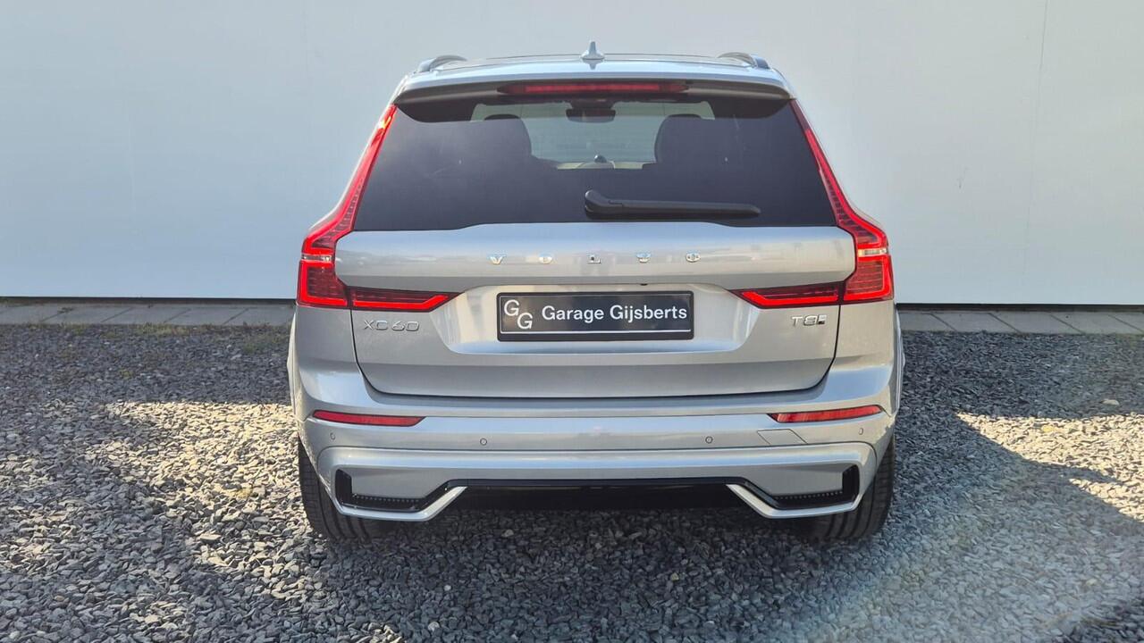 Volvo XC60 2.0 T8 PHEV AWD Ultra Dark Luchtvering - Bowers Wilkins Sound - 22 Licht metalen Wielen - Gelamineerde zijruiten - Massage functie voorstoelen - Alarm - Climate - RC20 Lederen interieur