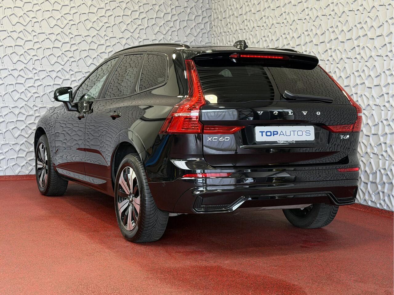 Volvo XC60 2.0 T6 350PK PHEV AWD PLUS DARK + LONG RANGE PANO HARMAN-KARDON 360CAM ELEK.KLEP STUUR/STOEL VERW. Plug in Hybrid ? Top Auto's Wijchen , Altijd een Ruim aanbod van Volvo's i BUSINESS / CORE / BRIGHT / DARK / ULTRA DARK / PLUS DARK / BLACK EDITION / ESS